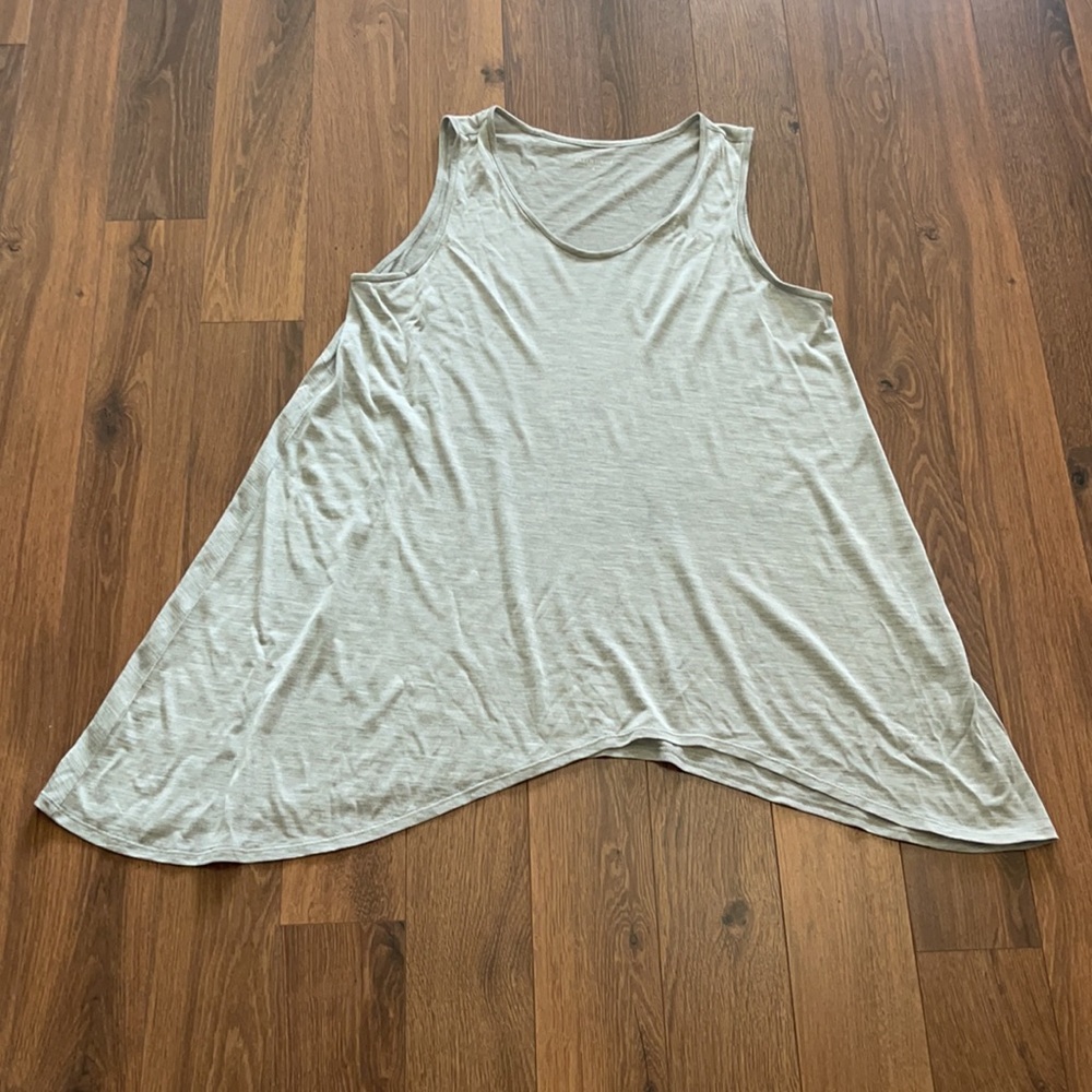 🆕 Eileen Fisher A Symmetrical Silk Tank Size Medium - Picture 4 of 6